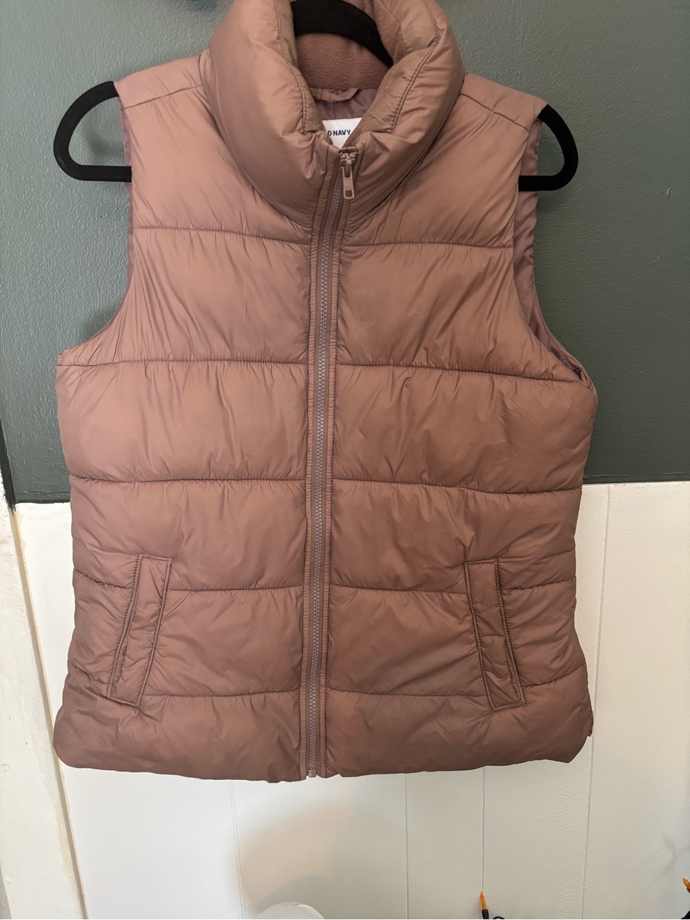 Old Navy Quilted Puffer Vest in Mauve